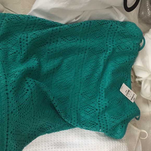 Tank tops - Picture 2 of 7